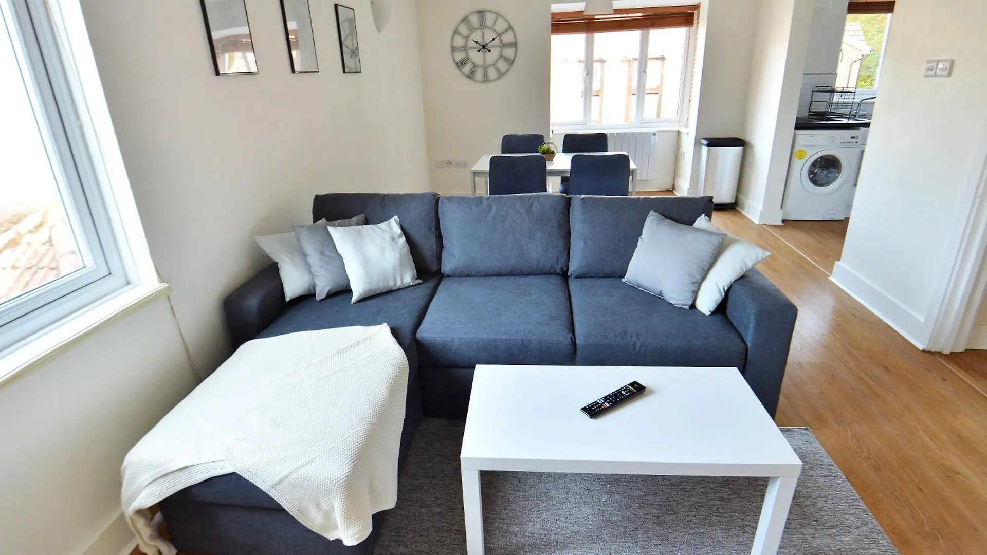 Stylish 2Br Flat - 2 Free Parking Spaces - Near Lgw Airport Кролей